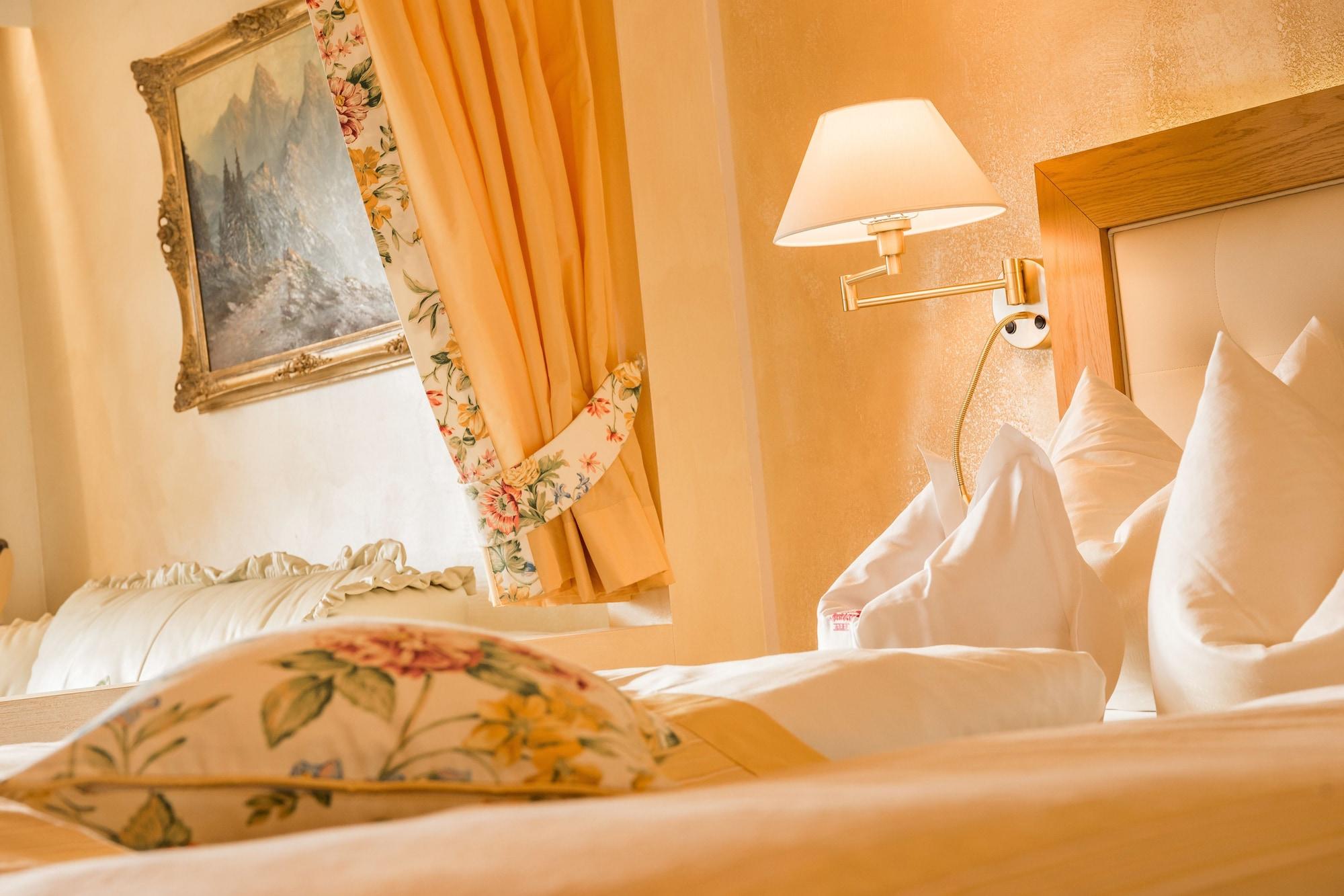 Hotel Krone Igelsberg フロイデンシュタット エクステリア 写真