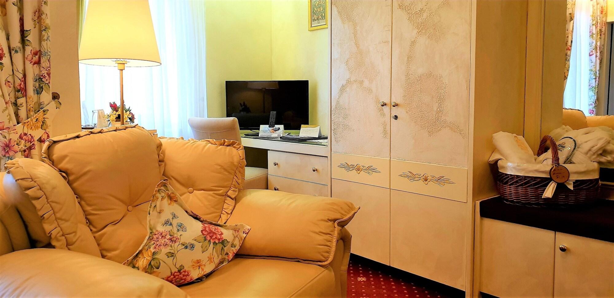 Hotel Krone Igelsberg フロイデンシュタット エクステリア 写真