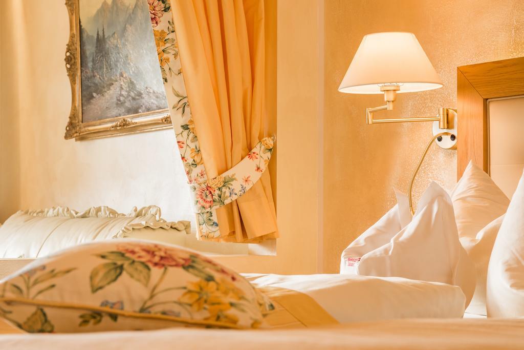 Hotel Krone Igelsberg フロイデンシュタット エクステリア 写真